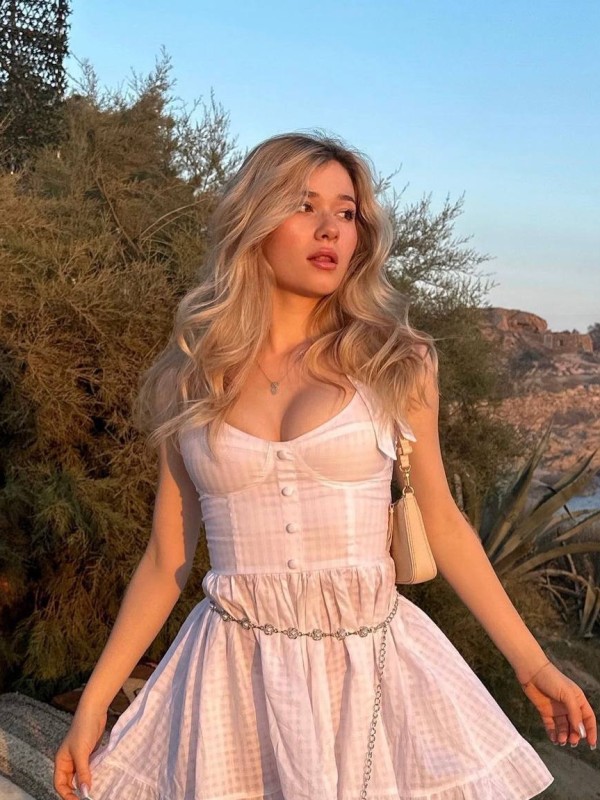 Настенька привлекательная девушка из Нефтекамска цена от 3000 руб